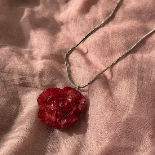 Collar Clavel - Carmesí