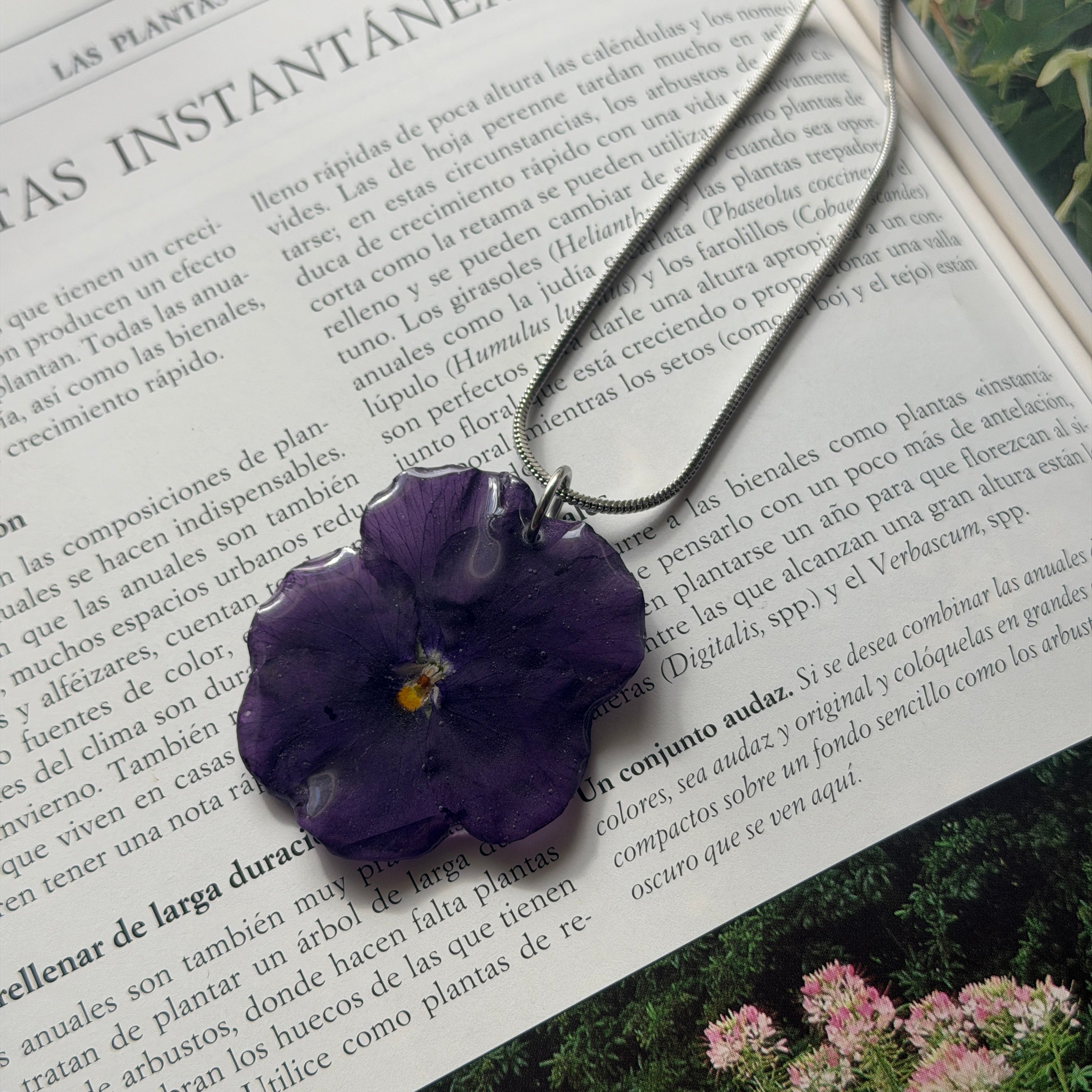 Collar Pensamiento - Sombra